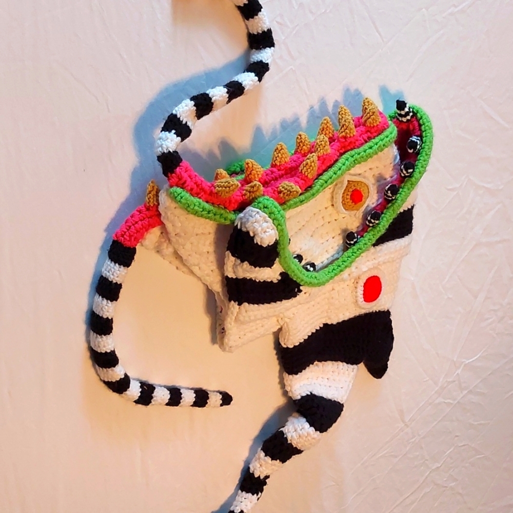 Handmade sandworm hood, adult, acrylic